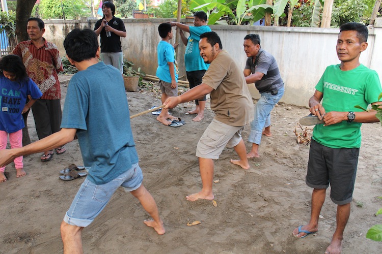 indonesian rope pull